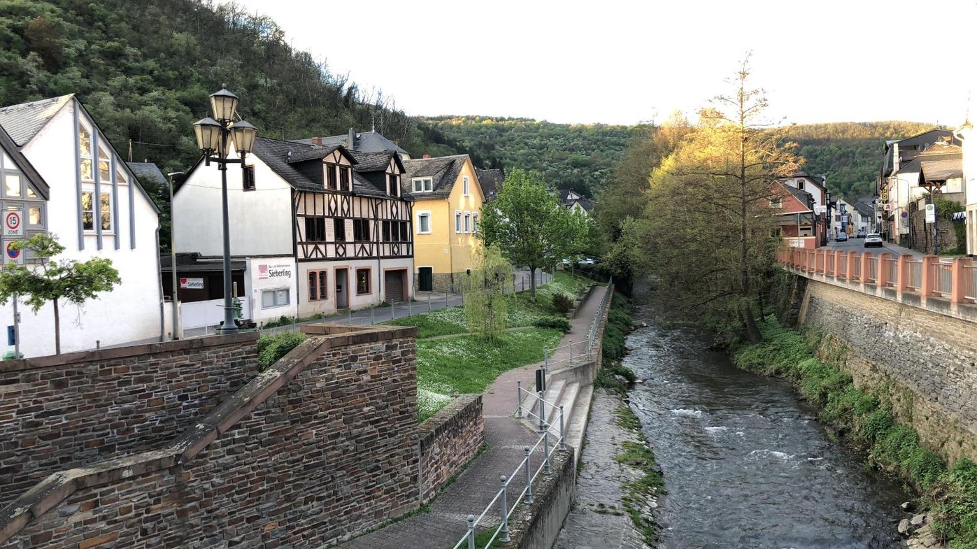 Rheinliebe Bistro Und Pension Lorch am Rhein Ngoại thất bức ảnh